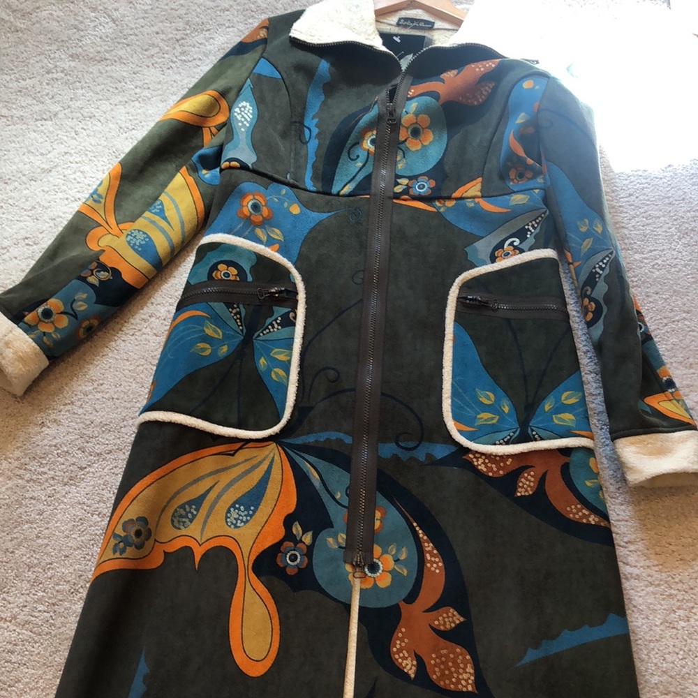 BRAND NEW UNIQUE AND RARE BUTTERFLY COAT NWT